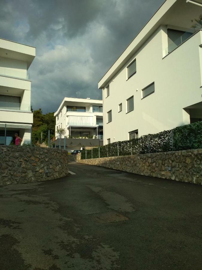 Apartment Pipe Malinska Exterior foto